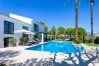 Villa i Marbella - La Corsa Marbella - Luksusvilla, 5 soverum/bad, privat pool, jacuzzi Villa i Marbella - La Corsa Marbella - Luksusvilla, 5 soverum/bad, privat pool, jacuzzi