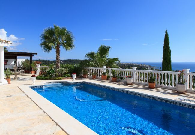Villa i Mijas Costa - Villa Azalea - Eksklusiv villa med unik udsigt til Midddelhavet Villa i Mijas Costa - Villa Azalea - Eksklusiv villa med unik udsigt til Midddelhavet