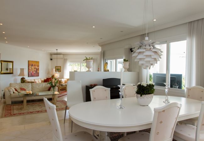 Villa i Mijas Costa - Villa Azalea - Eksklusiv villa med unik udsigt til Midddelhavet Villa i Mijas Costa - Villa Azalea - Eksklusiv villa med unik udsigt til Midddelhavet