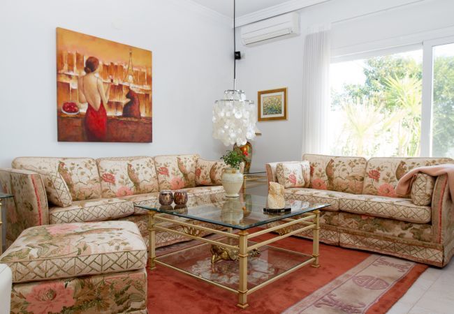 Villa i Mijas Costa - Villa Azalea - Eksklusiv villa med unik udsigt til Midddelhavet Villa i Mijas Costa - Villa Azalea - Eksklusiv villa med unik udsigt til Midddelhavet