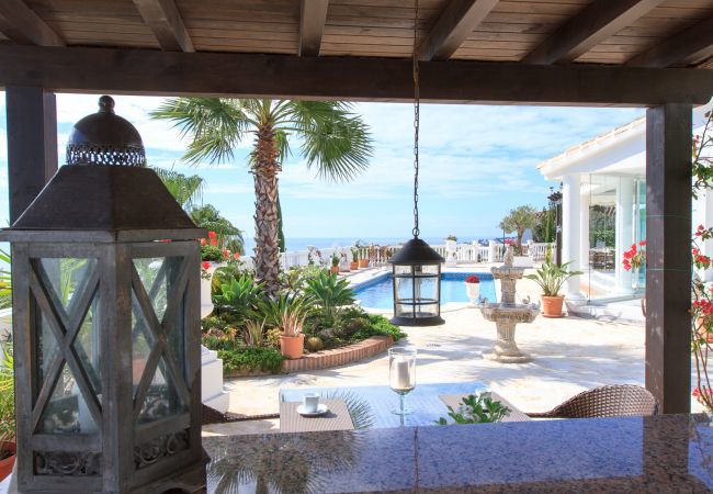 Villa i Mijas Costa - Villa Azalea - Eksklusiv villa med unik udsigt til Midddelhavet Villa i Mijas Costa - Villa Azalea - Eksklusiv villa med unik udsigt til Midddelhavet