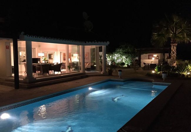 Villa i Mijas Costa - Villa Azalea - Eksklusiv villa med unik udsigt til Midddelhavet Villa i Mijas Costa - Villa Azalea - Eksklusiv villa med unik udsigt til Midddelhavet