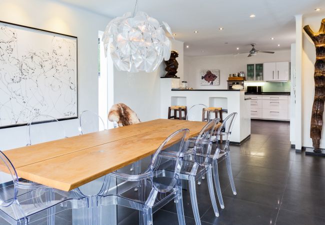 Villa i Marbella - La Corsa Marbella - Luksusvilla, 5 soverum/bad, privat pool, jacuzzi Villa i Marbella - La Corsa Marbella - Luksusvilla, 5 soverum/bad, privat pool, jacuzzi