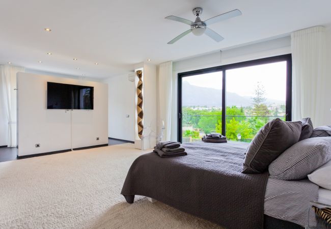 Villa i Marbella - La Corsa Marbella - Luksusvilla, 5 soverum/bad, privat pool, jacuzzi Villa i Marbella - La Corsa Marbella - Luksusvilla, 5 soverum/bad, privat pool, jacuzzi