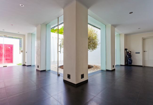 Villa i Marbella - La Corsa Marbella - Luksusvilla, 5 soverum/bad, privat pool, jacuzzi Villa i Marbella - La Corsa Marbella - Luksusvilla, 5 soverum/bad, privat pool, jacuzzi