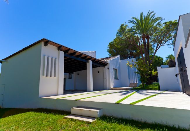 Villa i Marbella - La Corsa Marbella - Luksusvilla, 5 soverum/bad, privat pool, jacuzzi Villa i Marbella - La Corsa Marbella - Luksusvilla, 5 soverum/bad, privat pool, jacuzzi