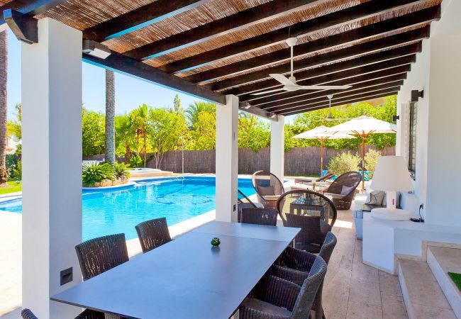 Villa i Marbella - La Corsa Marbella - Luksusvilla, 5 soverum/bad, privat pool, jacuzzi Villa i Marbella - La Corsa Marbella - Luksusvilla, 5 soverum/bad, privat pool, jacuzzi