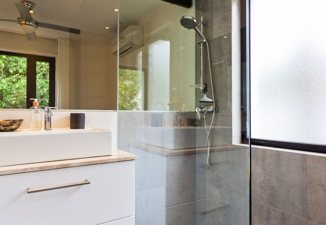 Villa i Marbella - La Corsa Marbella - Luksusvilla, 5 soverum/bad, privat pool, jacuzzi Villa i Marbella - La Corsa Marbella - Luksusvilla, 5 soverum/bad, privat pool, jacuzzi