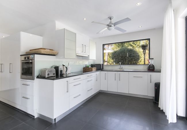 Villa i Marbella - La Corsa Marbella - Luksusvilla, 5 soverum/bad, privat pool, jacuzzi Villa i Marbella - La Corsa Marbella - Luksusvilla, 5 soverum/bad, privat pool, jacuzzi