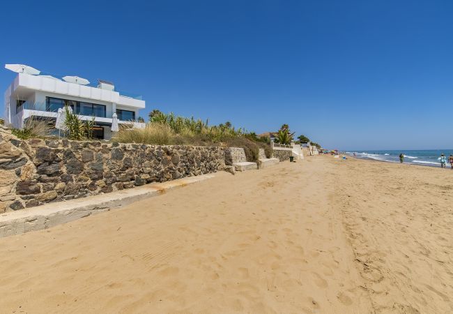 Villa i Marbella - Costabella Marbella - Unik Luksus Strand Villa Villa i Marbella - Costabella Marbella - Unik Luksus Strand Villa