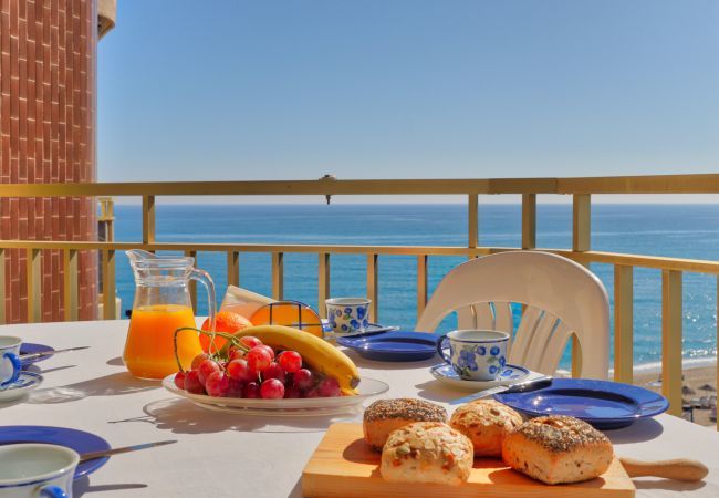 Lejlighed i Fuengirola - Doña Sofia Fuengirola - Strandlejlighed, parkering, Wi-Fi, havudsigt  Lejlighed i Fuengirola - Doña Sofia Fuengirola - Strandlejlighed, parkering, Wi-Fi, havudsigt