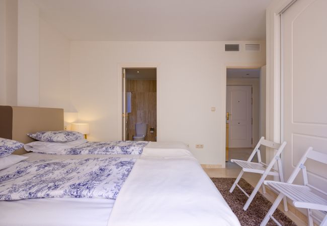 Lejlighed i Marbella - Santa Maria, Marbella - Eksklusiv 2 plans Penthouse, Havudsigt Lejlighed i Marbella - Santa Maria, Marbella - Eksklusiv 2 plans Penthouse, Havudsigt