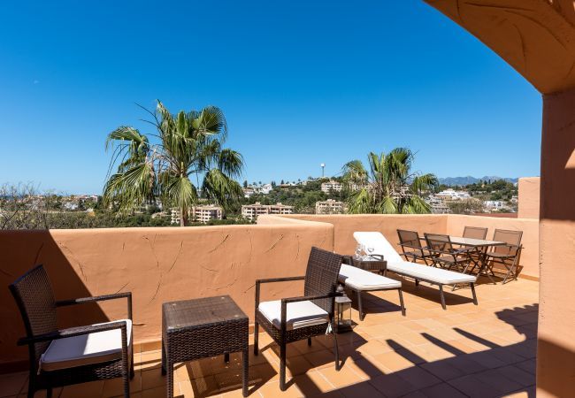 Lejlighed i Marbella - Santa Maria, Marbella - Eksklusiv 2 plans Penthouse, Havudsigt Lejlighed i Marbella - Santa Maria, Marbella - Eksklusiv 2 plans Penthouse, Havudsigt