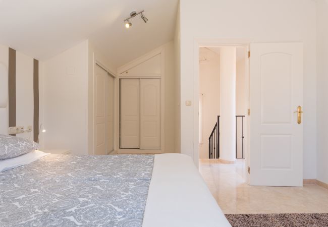 Lejlighed i Marbella - Santa Maria, Marbella - Eksklusiv 2 plans Penthouse, Havudsigt Lejlighed i Marbella - Santa Maria, Marbella - Eksklusiv 2 plans Penthouse, Havudsigt