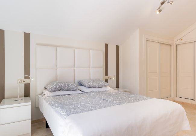 Lejlighed i Marbella - Santa Maria, Marbella - Eksklusiv 2 plans Penthouse, Havudsigt Lejlighed i Marbella - Santa Maria, Marbella - Eksklusiv 2 plans Penthouse, Havudsigt