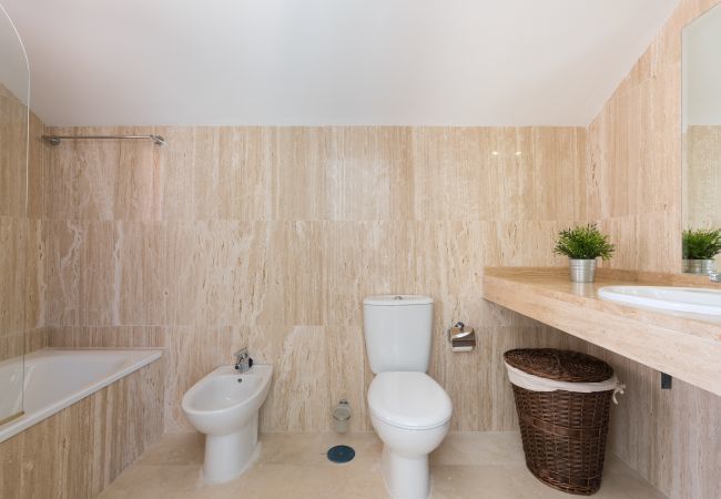 Lejlighed i Marbella - Santa Maria, Marbella - Eksklusiv 2 plans Penthouse, Havudsigt Lejlighed i Marbella - Santa Maria, Marbella - Eksklusiv 2 plans Penthouse, Havudsigt