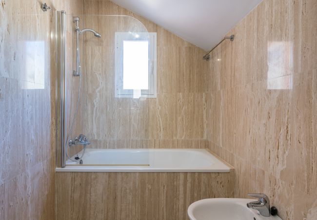 Lejlighed i Marbella - Santa Maria, Marbella - Eksklusiv 2 plans Penthouse, Havudsigt Lejlighed i Marbella - Santa Maria, Marbella - Eksklusiv 2 plans Penthouse, Havudsigt
