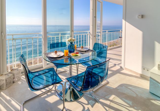 Lejlighed i Benalmádena - Maite Beach Penthouse, Benalmadena - Perfekt beliggenhed og havudsigt Lejlighed i Benalmádena - Maite Beach Penthouse, Benalmadena - Perfekt beliggenhed og havudsigt