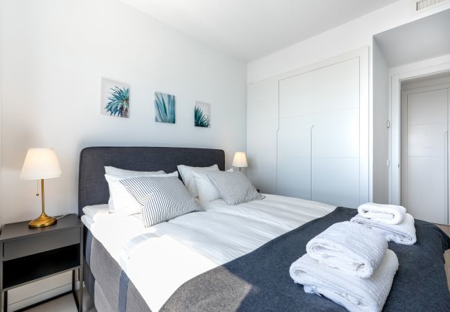 Lejlighed i Fuengirola - Penthouse Middle Views | Luksus, egen terrasse pool, havudsigt Lejlighed i Fuengirola - Penthouse Middle Views | Luksus, egen terrasse pool, havudsigt