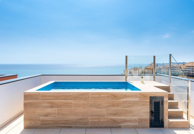 Lejlighed i Fuengirola - Penthouse Middle Views | Luksus, egen terrasse pool, havudsigt Lejlighed i Fuengirola - Penthouse Middle Views | Luksus, egen terrasse pool, havudsigt