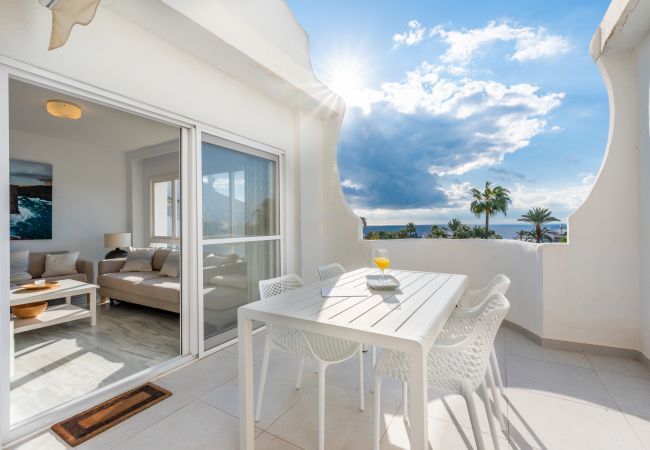 Lejlighed i Mijas Costa - Jardines de Calahonda III | Udsigt til Middelhavet og poolen