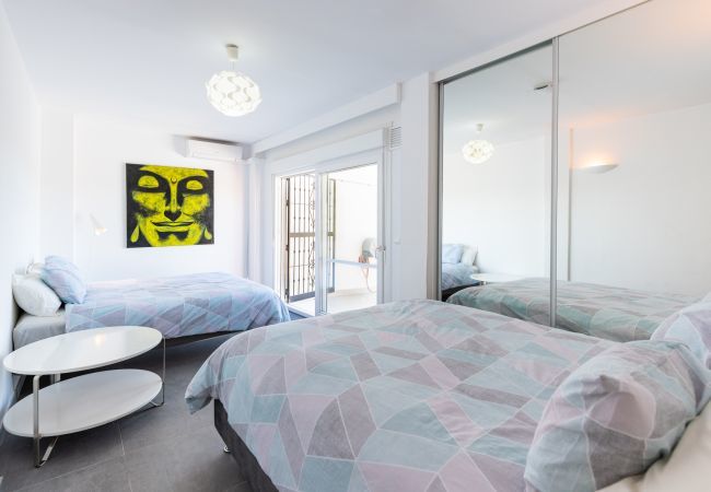 Byhus i Mijas Costa - Feriehus med fantastisk udsigt og lækkert poolområde | Townhouse Calahonda Byhus i Mijas Costa - Feriehus med fantastisk udsigt og lækkert poolområde | Townhouse Calahonda