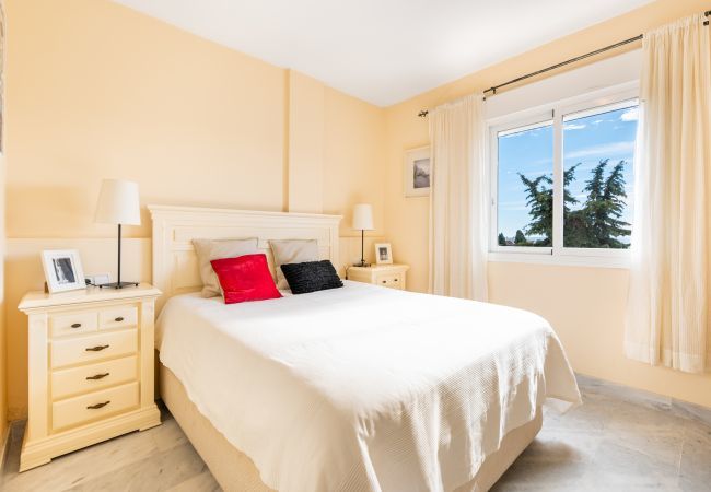 Lejlighed i Mijas Costa - Medina Penthouse | Pool, Terrasse og Havkig i Calahonda Lejlighed i Mijas Costa - Medina Penthouse | Pool, Terrasse og Havkig i Calahonda