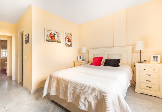 Lejlighed i Mijas Costa - Medina Penthouse | Pool, Terrasse og Havkig i Calahonda Lejlighed i Mijas Costa - Medina Penthouse | Pool, Terrasse og Havkig i Calahonda