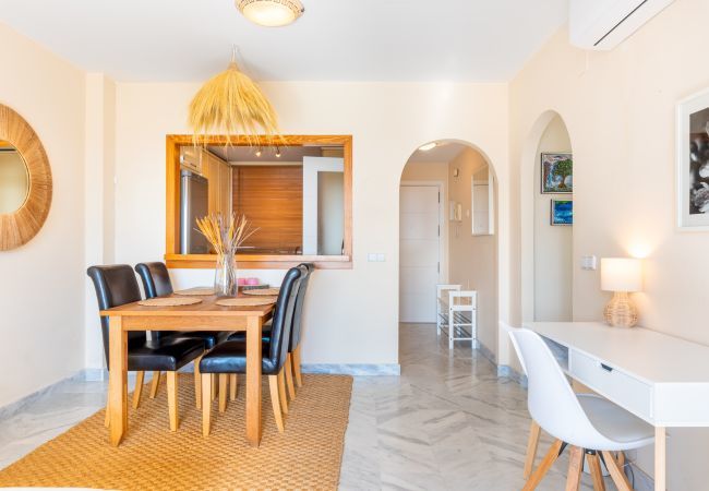 Lejlighed i Mijas Costa - Medina Penthouse | Pool, Terrasse og Havkig i Calahonda Lejlighed i Mijas Costa - Medina Penthouse | Pool, Terrasse og Havkig i Calahonda