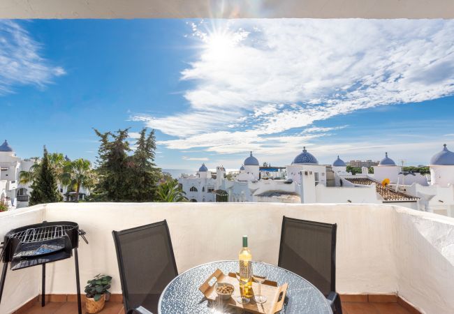 Lejlighed i Mijas Costa - Medina Penthouse | Pool, Terrasse og Havkig i Calahonda Lejlighed i Mijas Costa - Medina Penthouse | Pool, Terrasse og Havkig i Calahonda