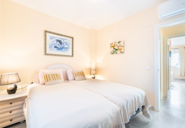 Lejlighed i Mijas Costa - Medina Penthouse | Pool, Terrasse og Havkig i Calahonda Lejlighed i Mijas Costa - Medina Penthouse | Pool, Terrasse og Havkig i Calahonda