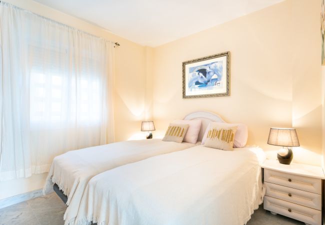 Lejlighed i Mijas Costa - Medina Penthouse | Pool, Terrasse og Havkig i Calahonda Lejlighed i Mijas Costa - Medina Penthouse | Pool, Terrasse og Havkig i Calahonda