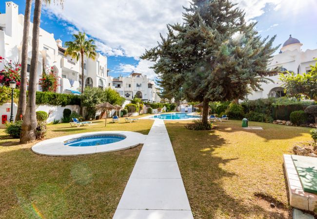 Lejlighed i Mijas Costa - Medina Penthouse | Pool, Terrasse og Havkig i Calahonda Lejlighed i Mijas Costa - Medina Penthouse | Pool, Terrasse og Havkig i Calahonda
