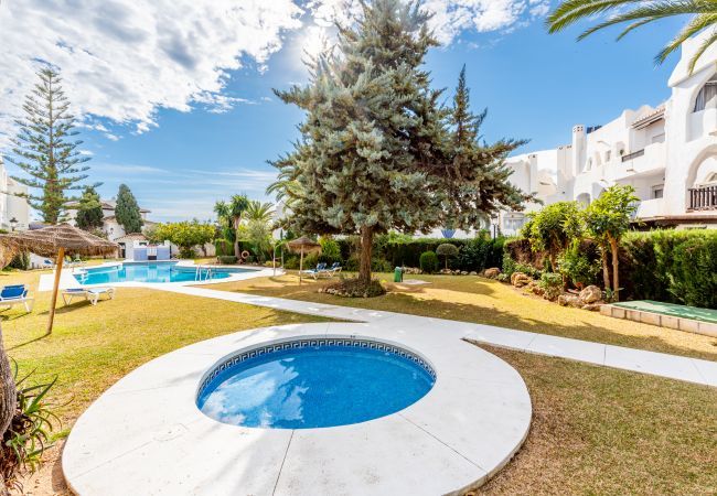 Lejlighed i Mijas Costa - Medina Penthouse | Pool, Terrasse og Havkig i Calahonda Lejlighed i Mijas Costa - Medina Penthouse | Pool, Terrasse og Havkig i Calahonda