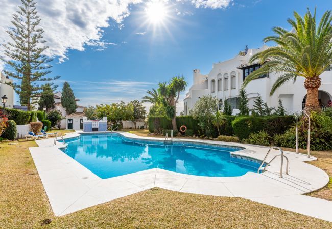 Lejlighed i Mijas Costa - Medina Penthouse | Pool, Terrasse og Havkig i Calahonda Lejlighed i Mijas Costa - Medina Penthouse | Pool, Terrasse og Havkig i Calahonda