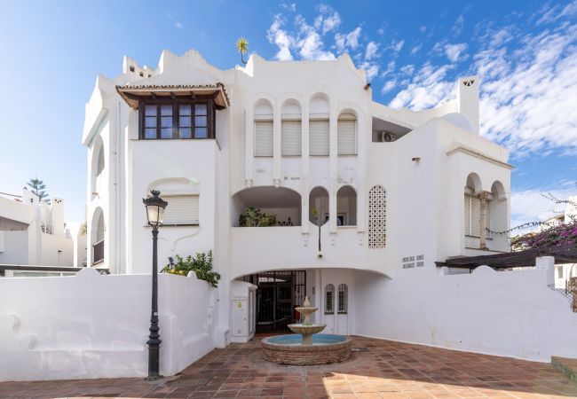 Lejlighed i Mijas Costa - Medina Penthouse | Pool, Terrasse og Havkig i Calahonda Lejlighed i Mijas Costa - Medina Penthouse | Pool, Terrasse og Havkig i Calahonda