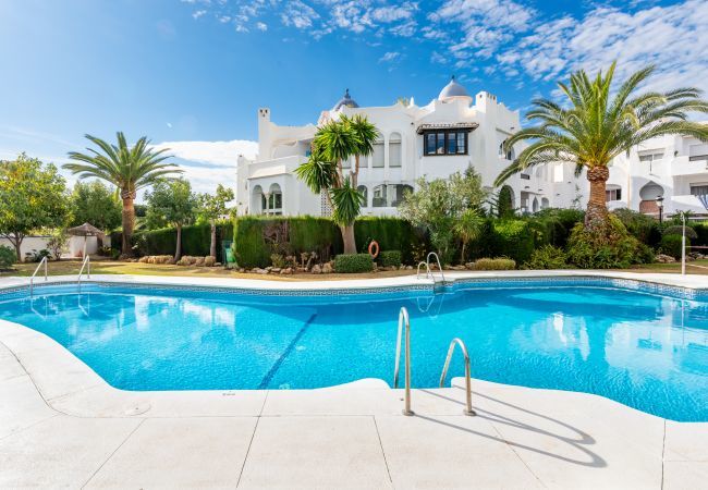 Lejlighed i Mijas Costa - Medina Penthouse | Pool, Terrasse og Havkig i Calahonda Lejlighed i Mijas Costa - Medina Penthouse | Pool, Terrasse og Havkig i Calahonda
