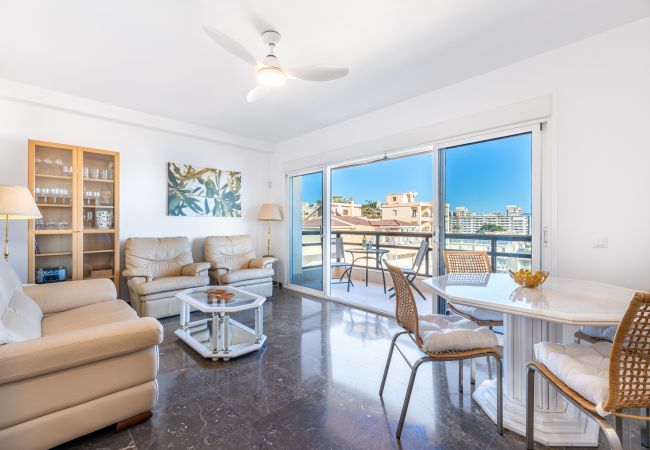 Lejlighed i Torremolinos - La Carihuela Beachfront II | Stilfuld Komfort ved Havet