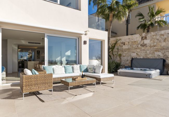 Villa i Mijas Costa - Villa Frelouka | Luksus villa for golf entusiaster med fantastisk udsigt. Villa i Mijas Costa - Villa Frelouka | Luksus villa for golf entusiaster med fantastisk udsigt.