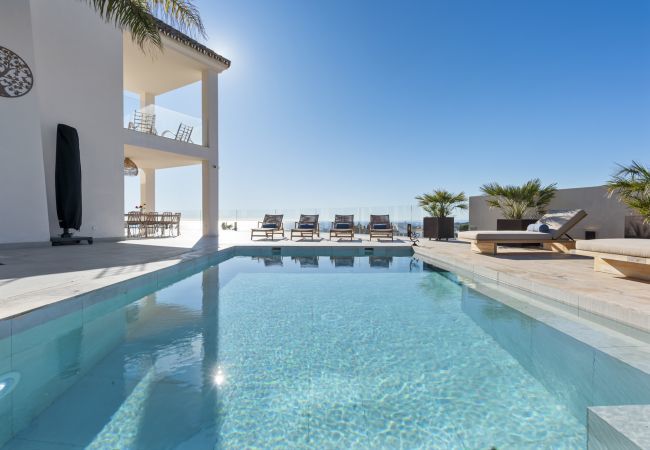 Villa i Mijas Costa - Villa Frelouka | Luksus villa for golf entusiaster med fantastisk udsigt. Villa i Mijas Costa - Villa Frelouka | Luksus villa for golf entusiaster med fantastisk udsigt.