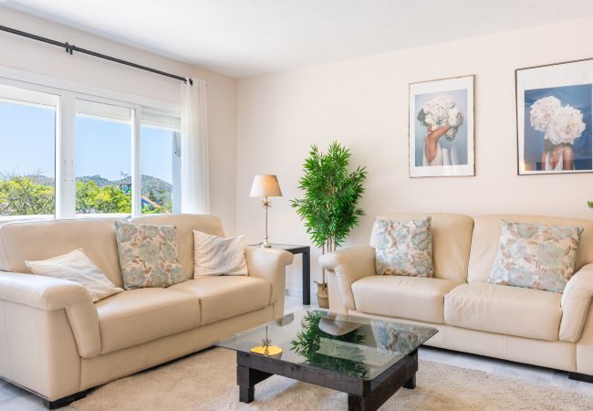 Lejlighed i Mijas Costa - Aquamijas Retreat – Moderne Komfort Nær Aguamijas Vandpark