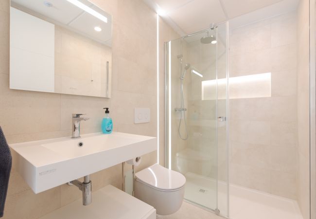 Lejlighed i Fuengirola - Jade Tower | 2-værelses Kystnær Luksuslejlighed i Fuengirola Lejlighed i Fuengirola - Jade Tower | 2-værelses Kystnær Luksuslejlighed i Fuengirola