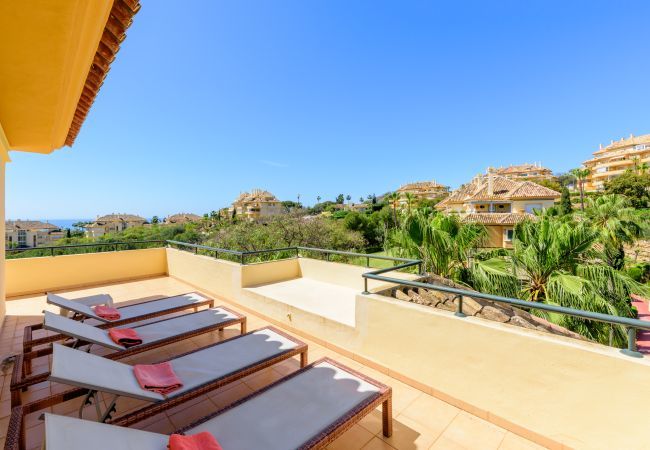 Lejlighed i Marbella - Elviria Hills Penthouse – Idylisk Golf- og Havudsigtsoase i Marbella Lejlighed i Marbella - Elviria Hills Penthouse – Idylisk Golf- og Havudsigtsoase i Marbella