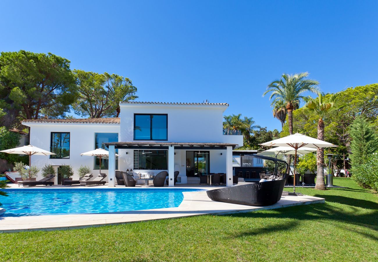 Villa i Marbella - La Corsa Marbella - Luksusvilla, 5 soverum/bad, privat pool, jacuzzi