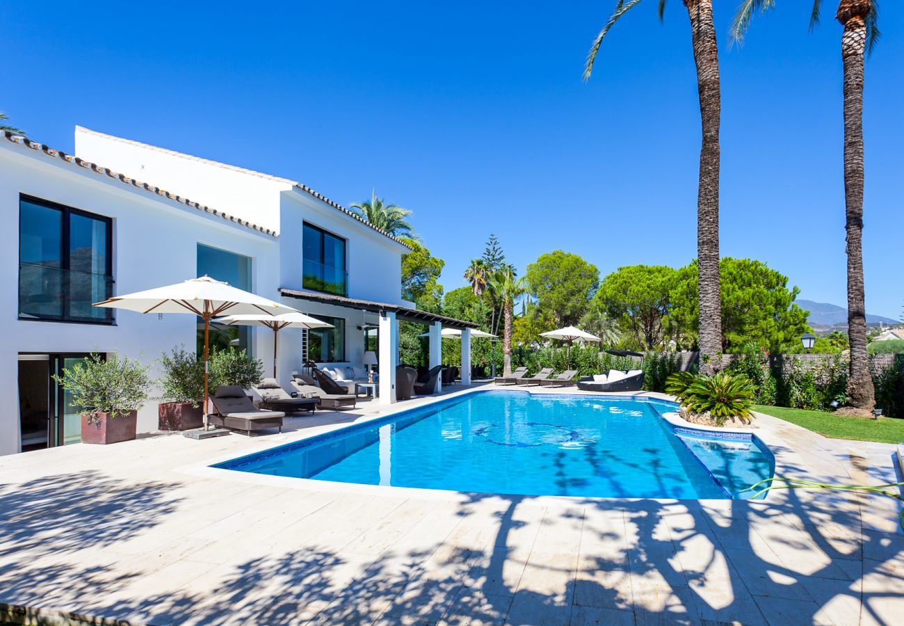 Villa i Marbella - La Corsa Marbella - Luksusvilla, 5 soverum/bad, privat pool, jacuzzi