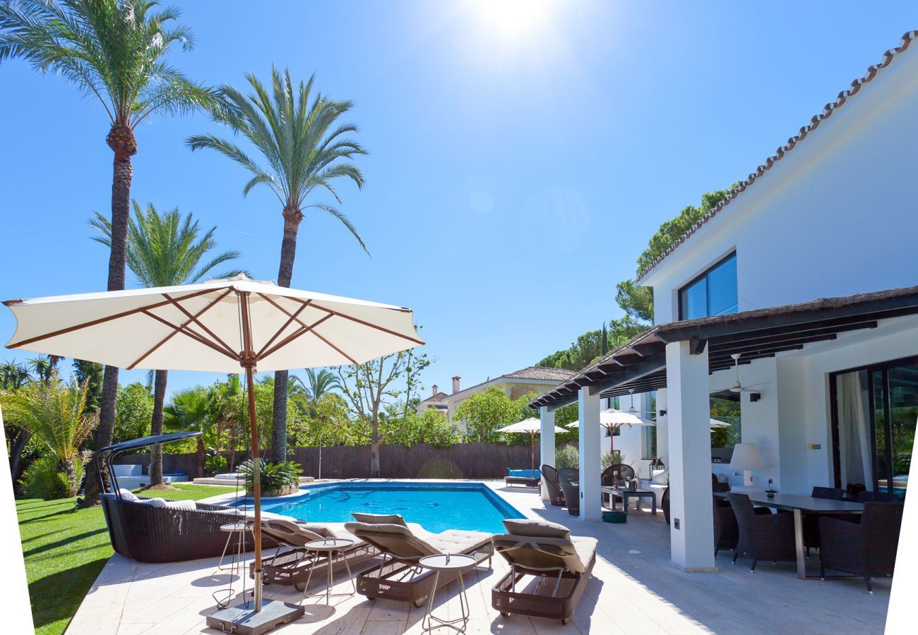 Villa i Marbella - La Corsa Marbella - Luksusvilla, 5 soverum/bad, privat pool, jacuzzi