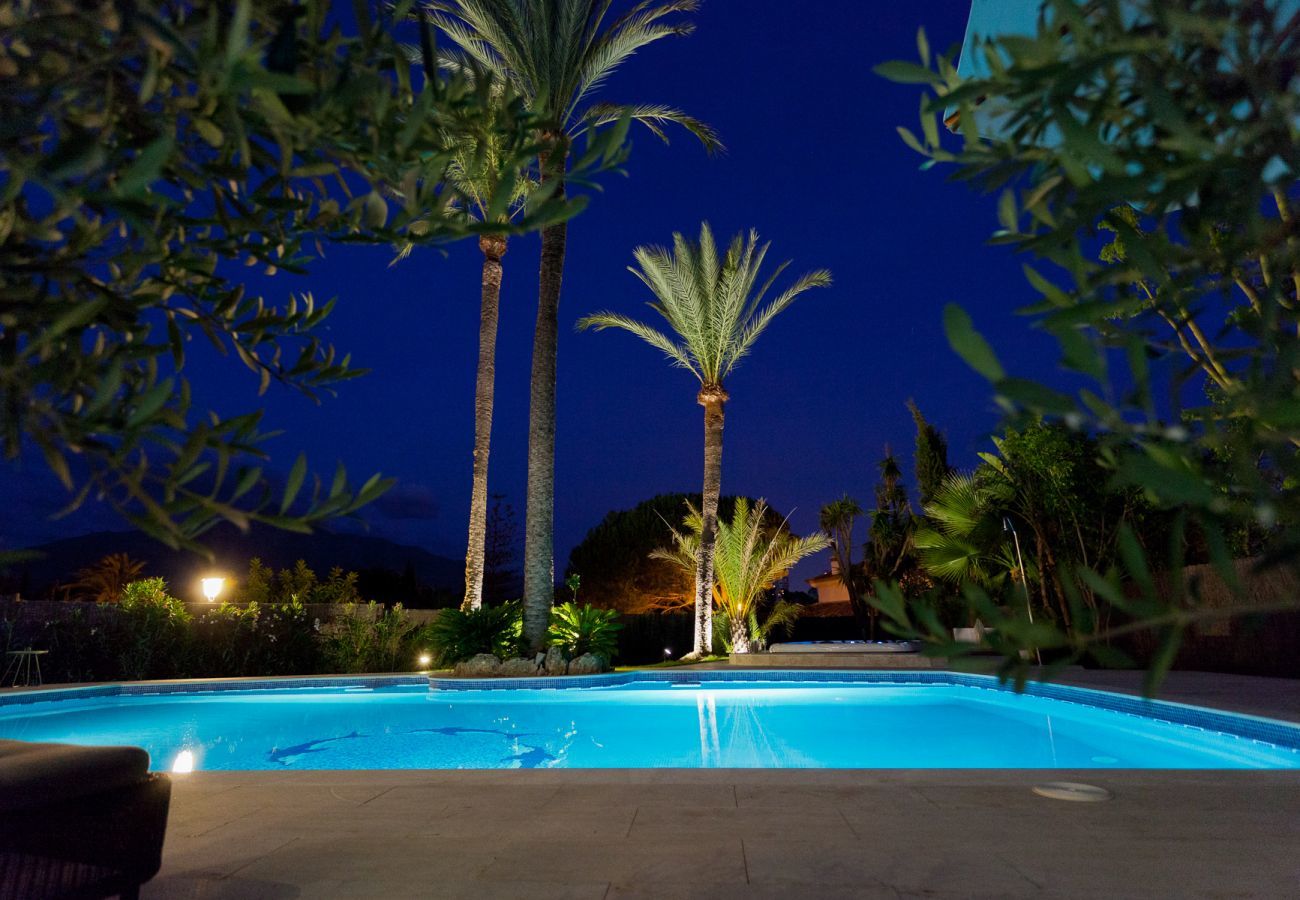 Villa i Marbella - La Corsa Marbella - Luksusvilla, 5 soverum/bad, privat pool, jacuzzi