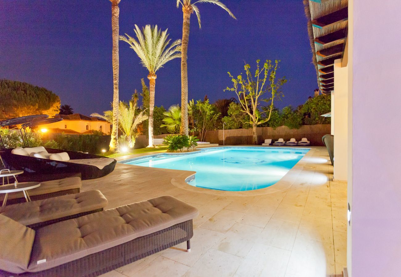 Villa i Marbella - La Corsa Marbella - Luksusvilla, 5 soverum/bad, privat pool, jacuzzi