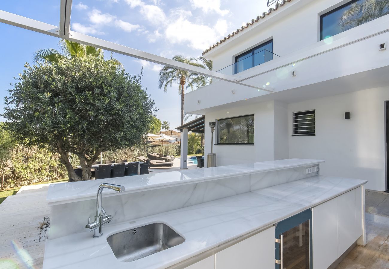 Villa i Marbella - La Corsa Marbella - Luksusvilla, 5 soverum/bad, privat pool, jacuzzi