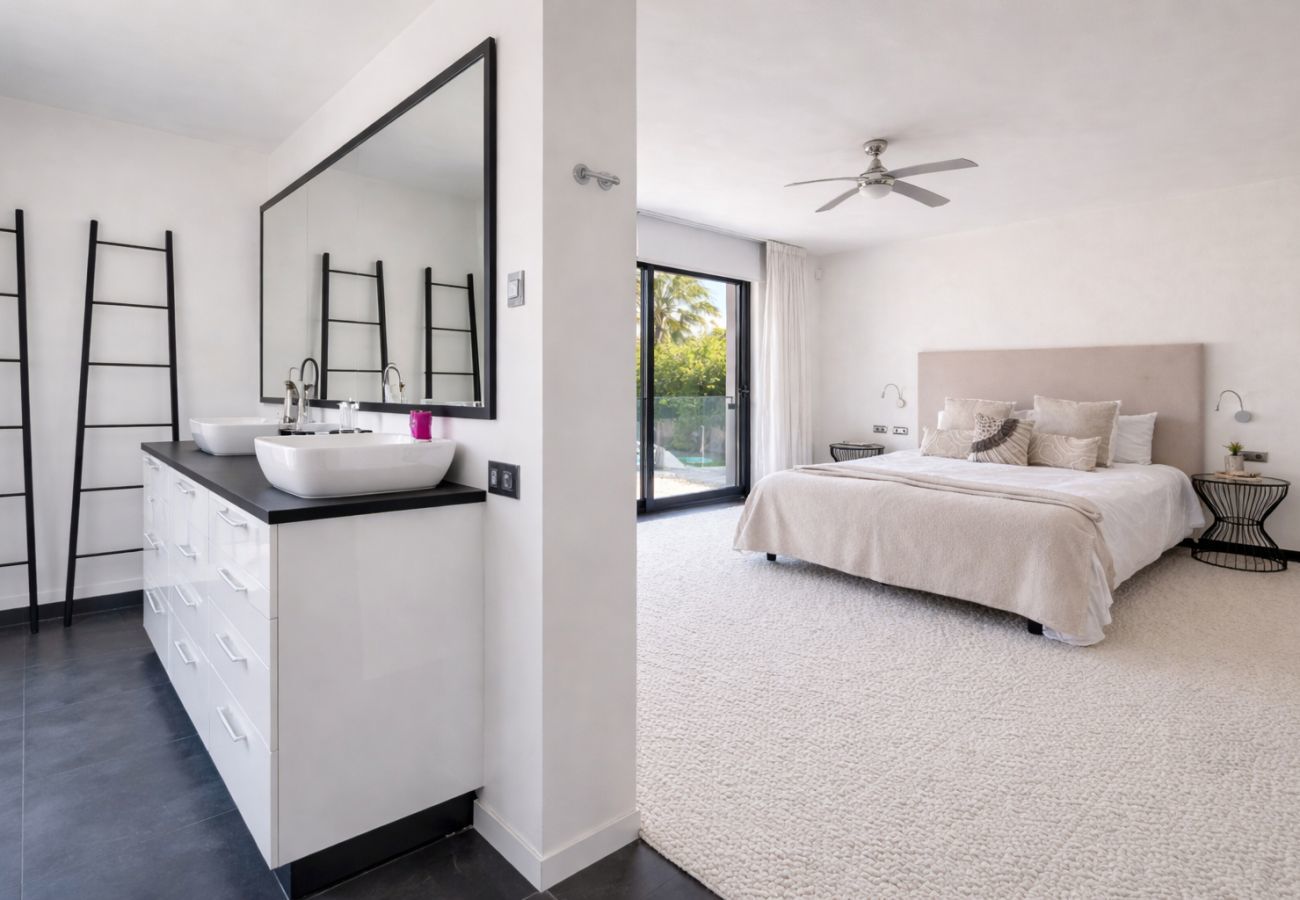 Villa i Marbella - La Corsa Marbella - Luksusvilla, 5 soverum/bad, privat pool, jacuzzi